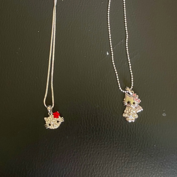 Hello Kitty necklaces - Picture 1 of 6